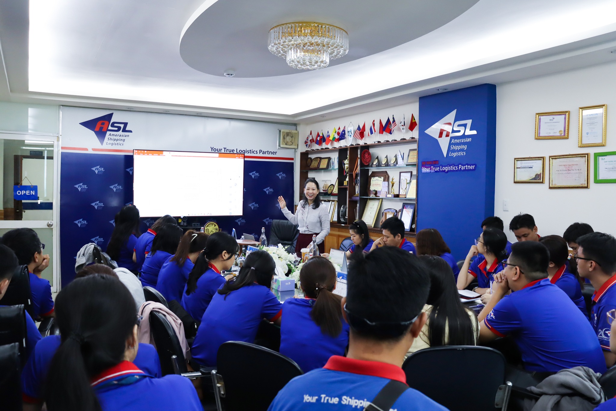  CHỦ ĐỘNG CẬP NHẬT CHÍNH SÁCH – ASL LOGISTICS KHÔNG NGỪNG HOÀN THIỆN DỊCH VỤ ĐẠI LÝ HẢI QUAN CHUYÊN NGHIỆP
